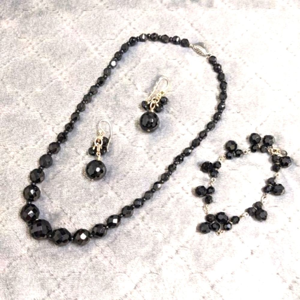 Vintage 1990's Black Facetted Crystal Bead Choker w/ Bracelet & Pierced Earrings - Picture 2 of 11
